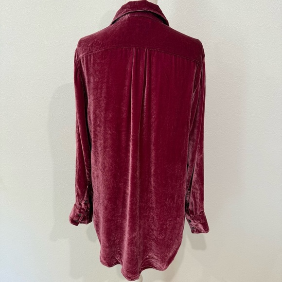 Tommy Bahama Velvet Sands Long-Sleeve Silk Blend Velvet Blouse - Picture 9 of 14